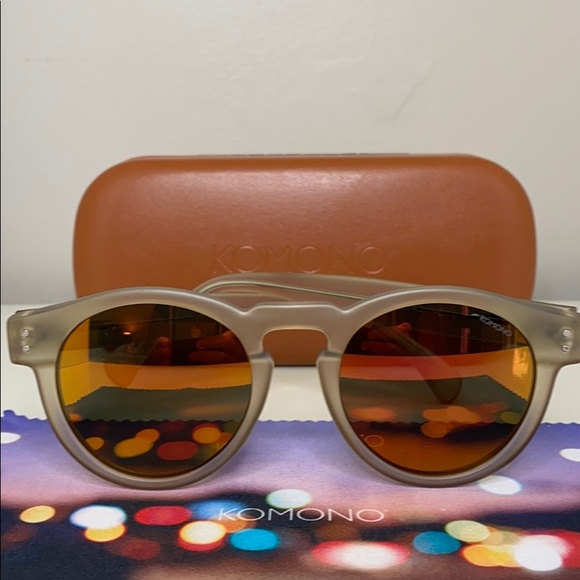 Komono Clement Frost Sunglasses round mirrored